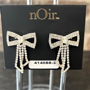 Noir Jewelry Rhinestone Bow Post Earrings. NWOT!